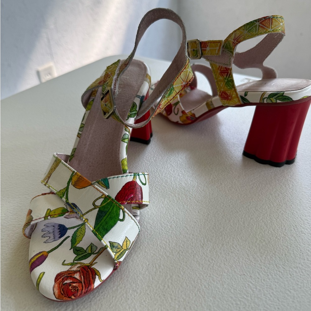 Laura Vita Open Wedge Sandals Peep-toe